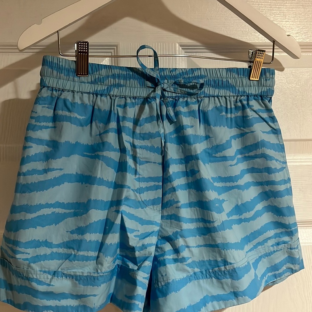 Italian Ethereal blue shorts with pockets